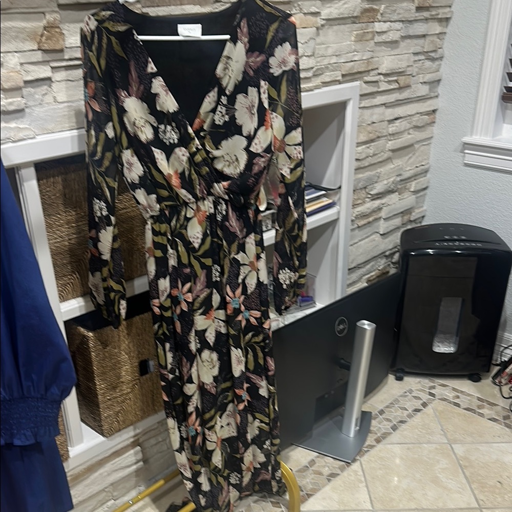 Everly Black Floral Long Sleeve Dress